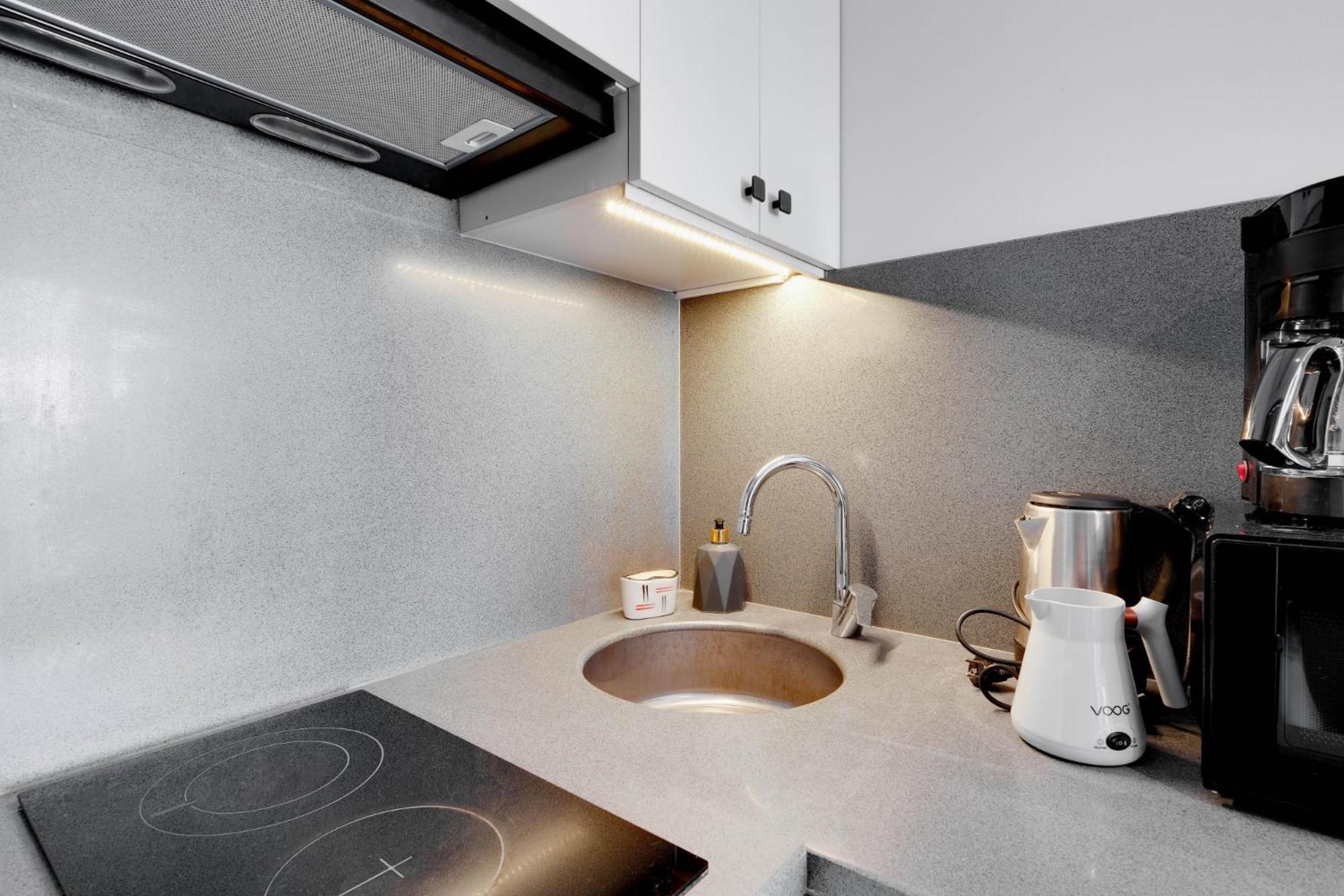 Central Flat Near Metrobus And Coast In Kadikoy Appartamento *